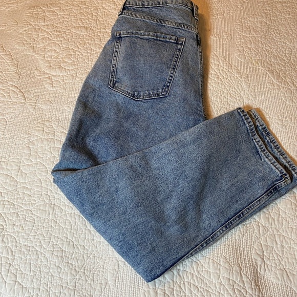 Stylish Blue Distressed Woman's Jeans size 12 curvy - Picture 4 of 6